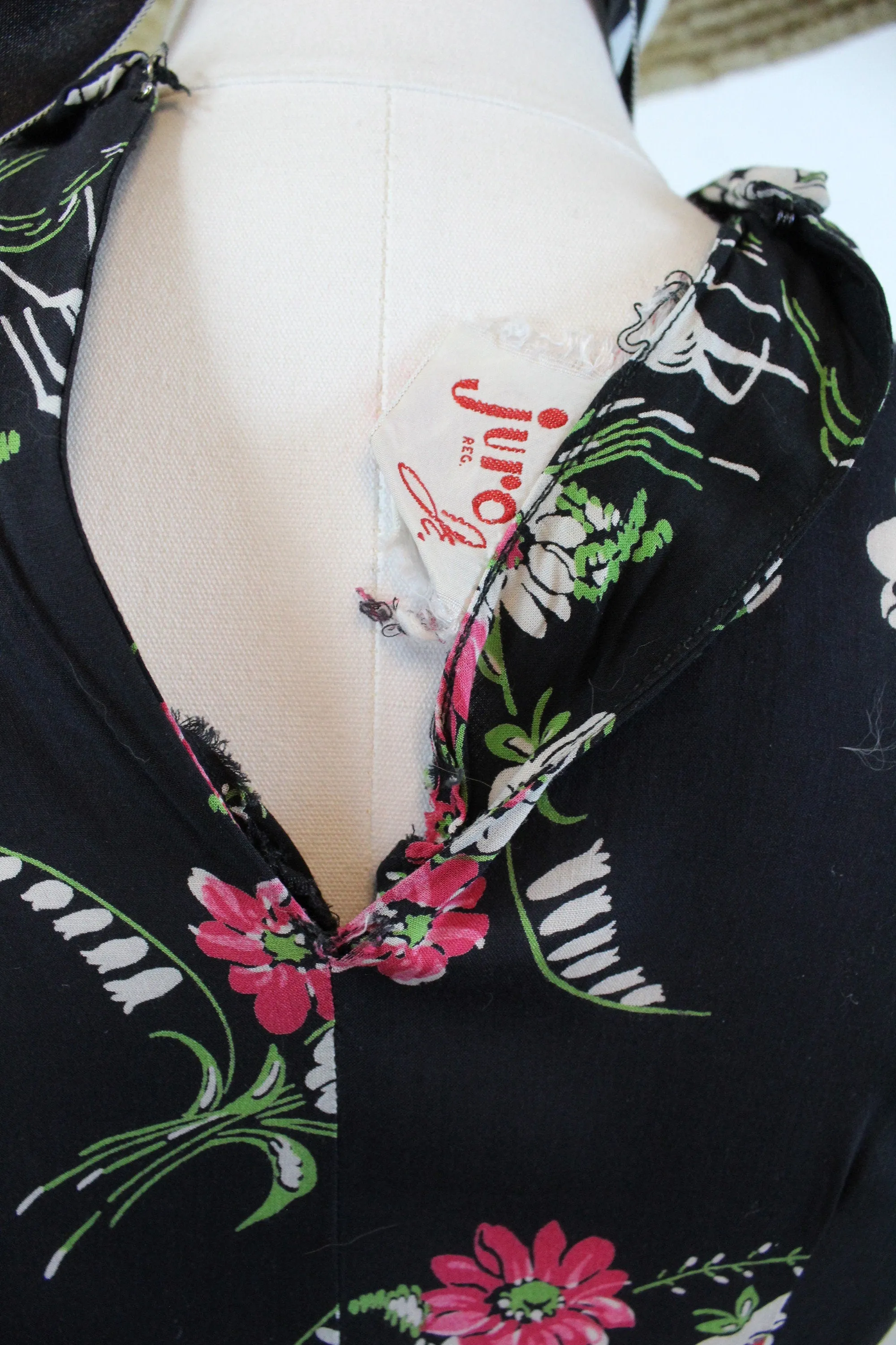 1940s DEER PRINT novelty rayon print dress xs | new spring summer
