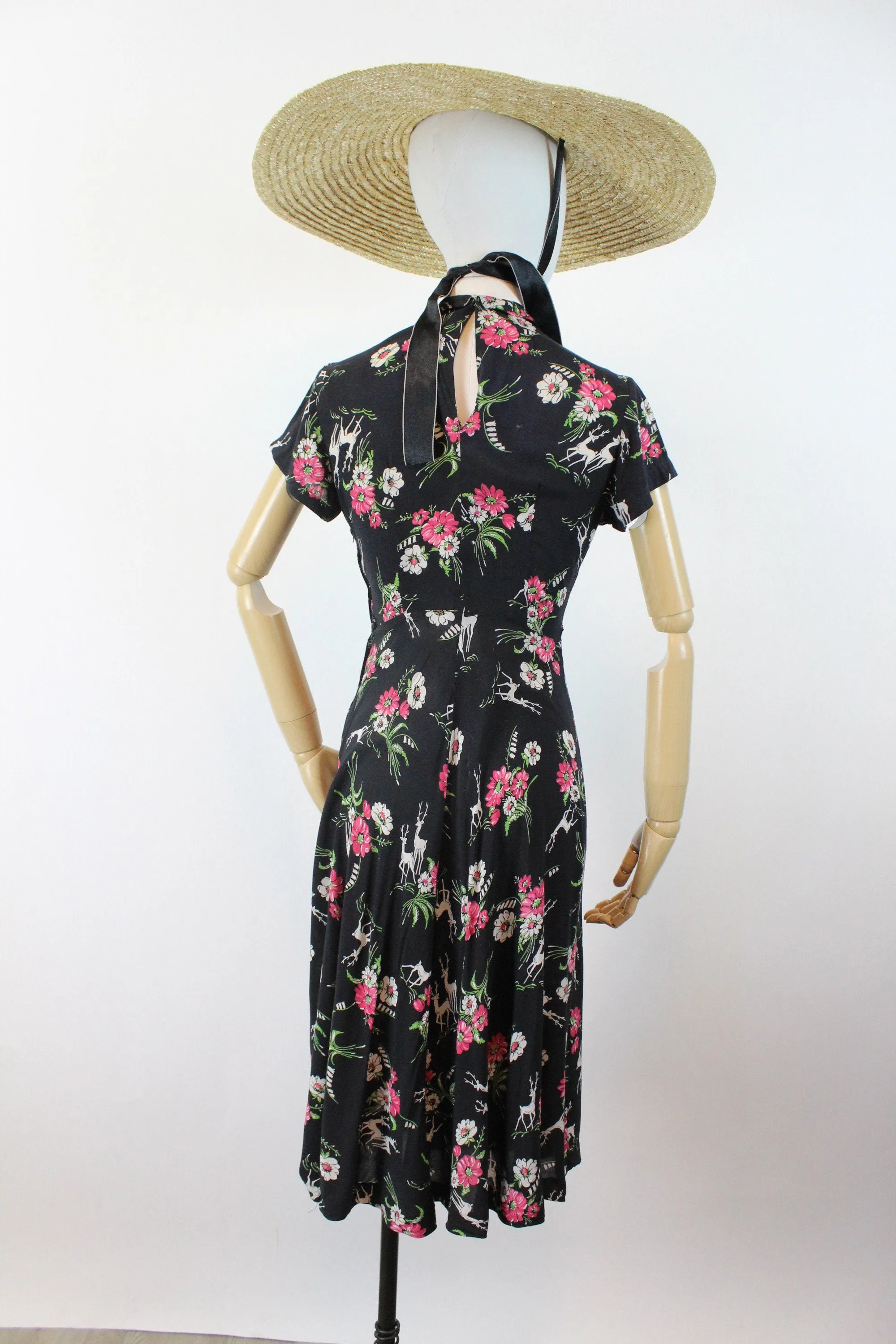 1940s DEER PRINT novelty rayon print dress xs | new spring summer
