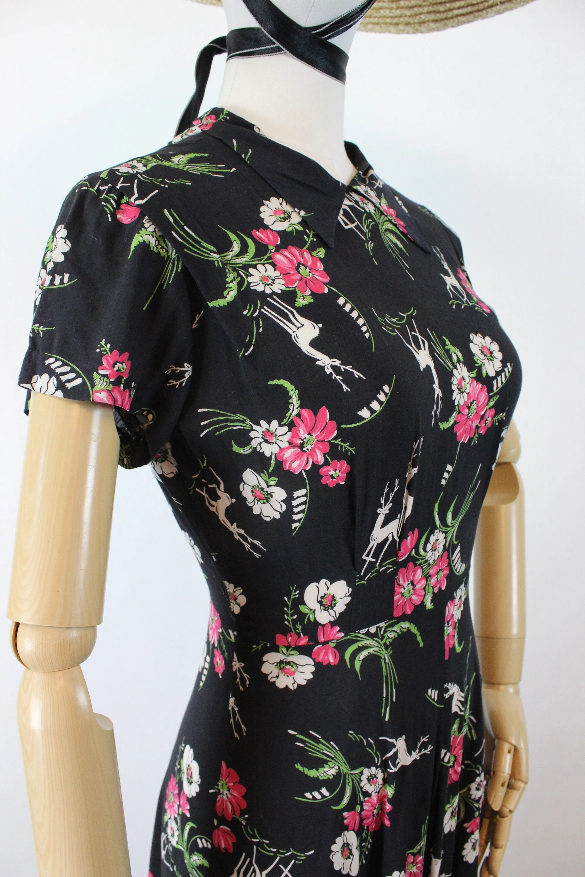 1940s DEER PRINT novelty rayon print dress xs | new spring summer