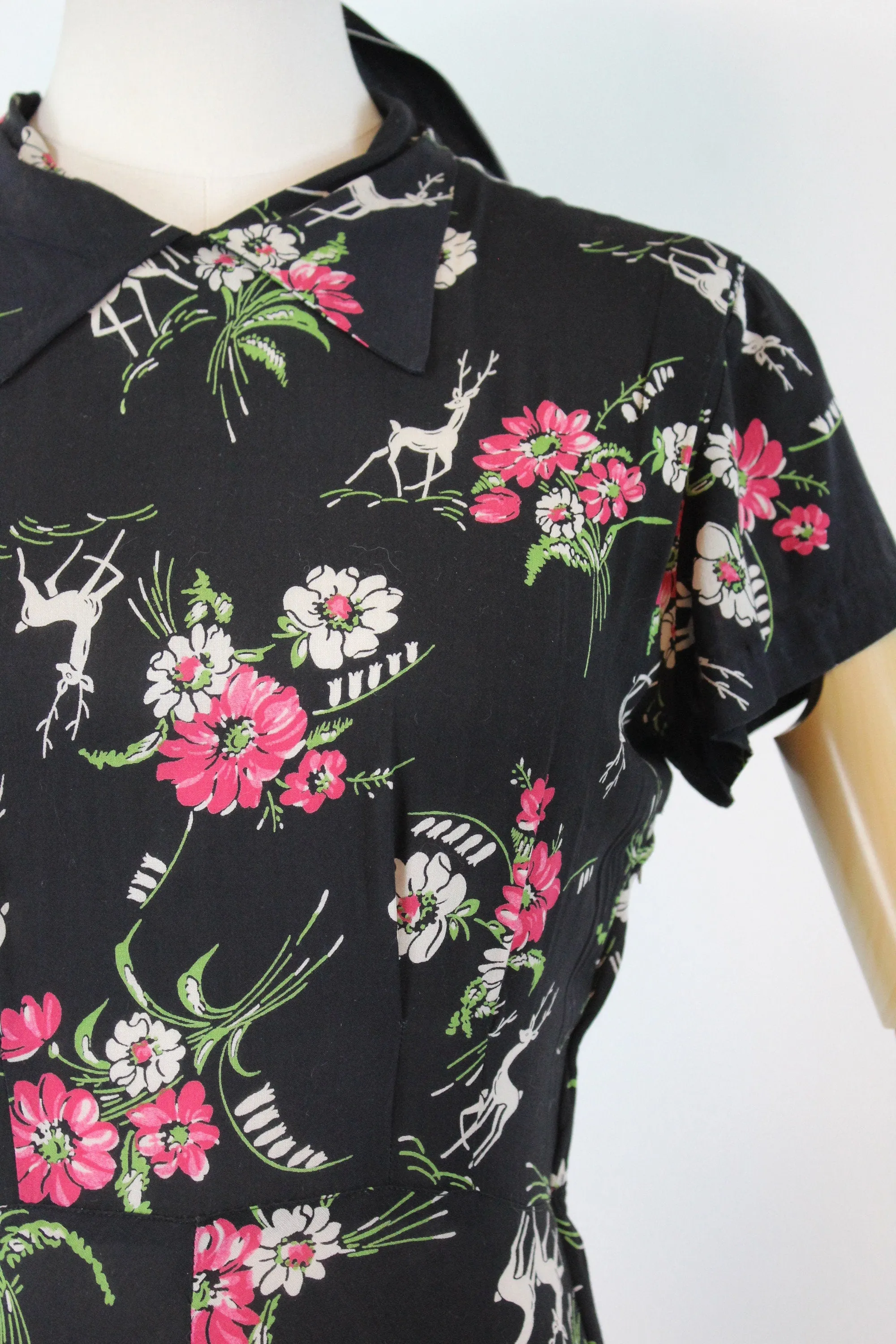 1940s DEER PRINT novelty rayon print dress xs | new spring summer