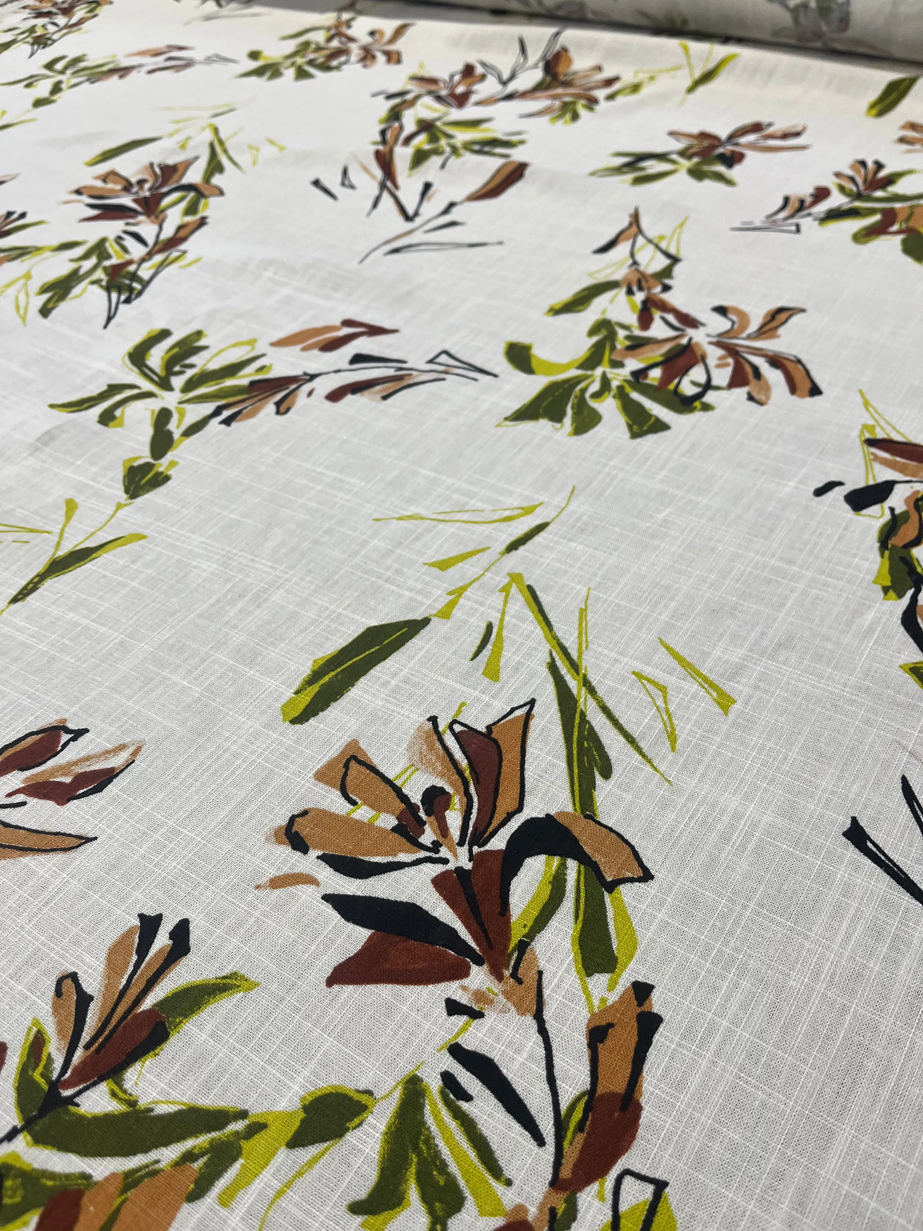 B01 viscose linen khaky/green flowers