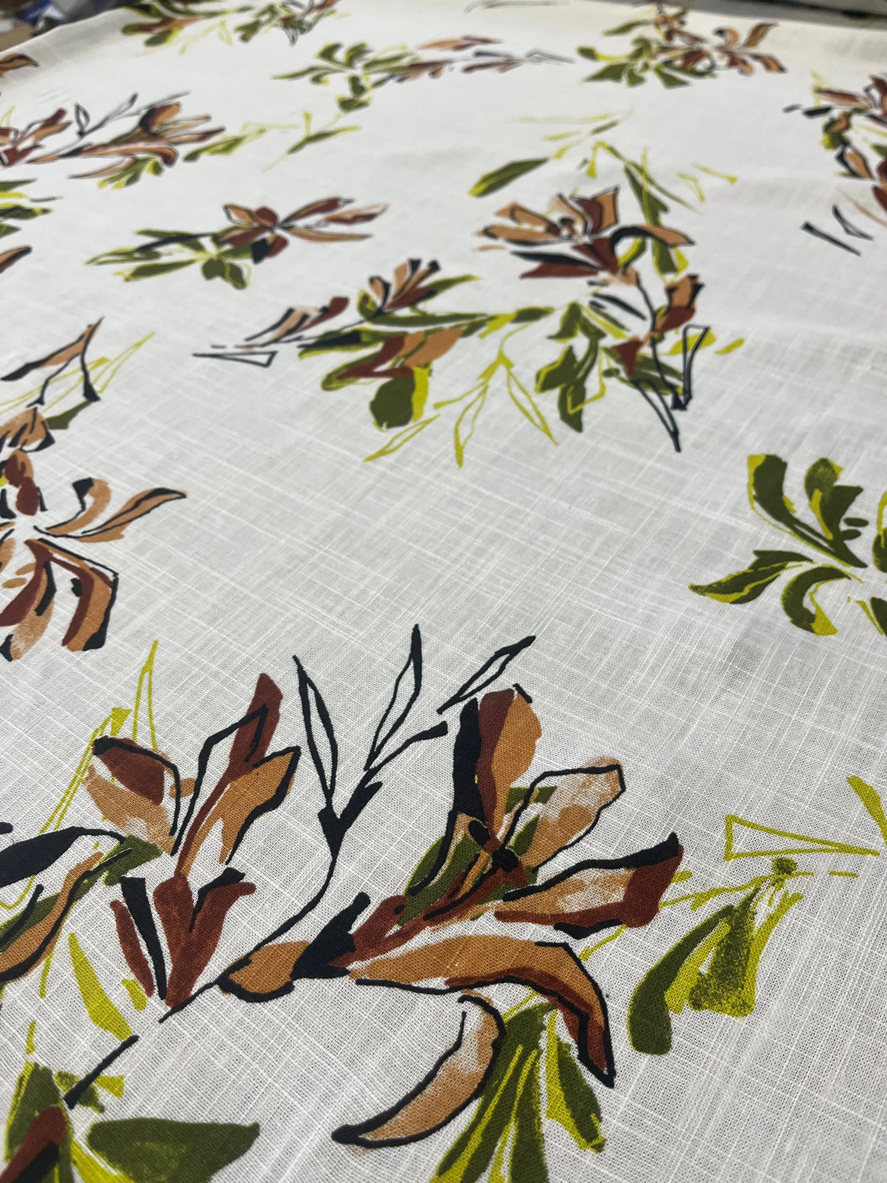 B01 viscose linen khaky/green flowers