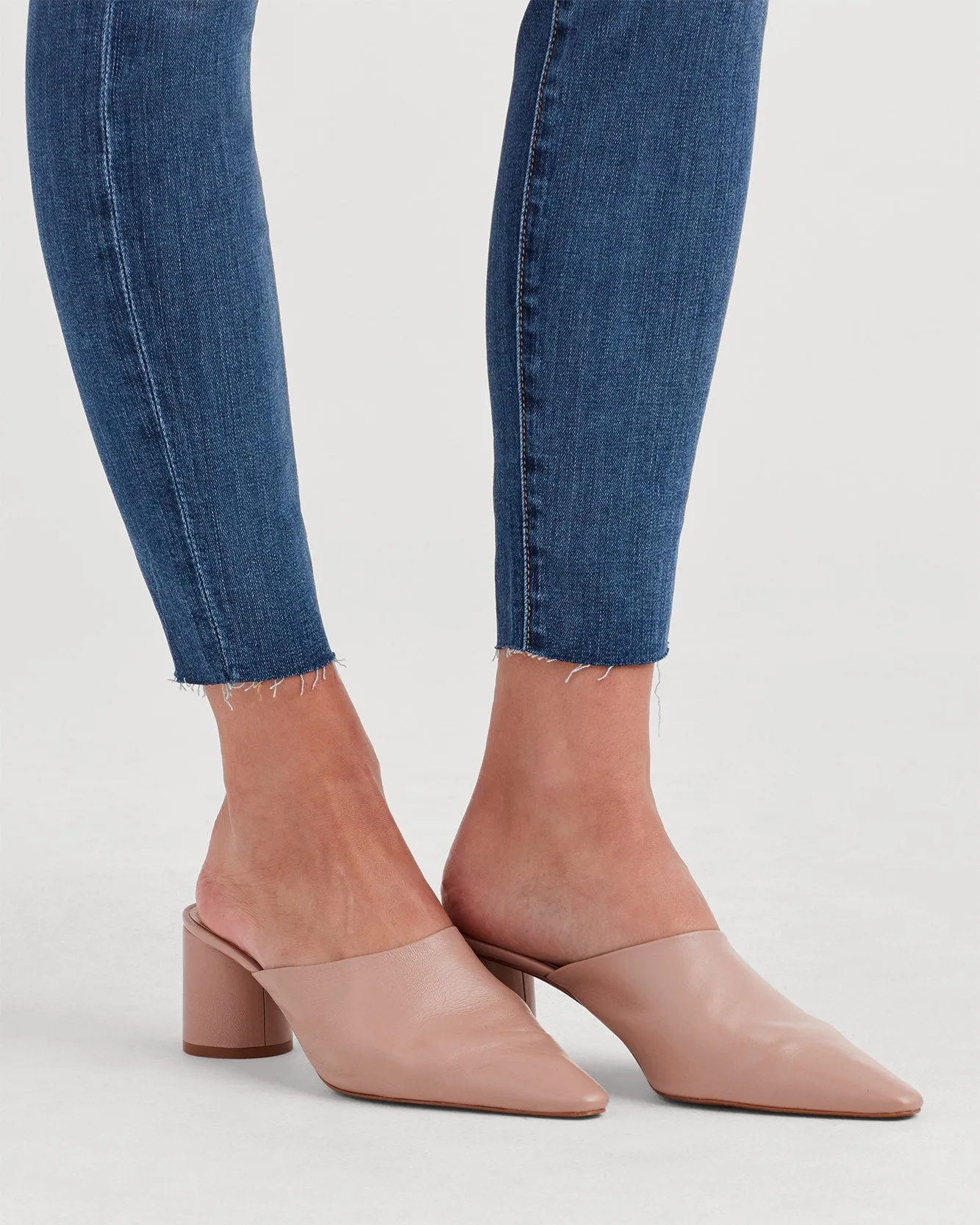 B(air) Ankle Skinny Cut Hem - SYC Wash