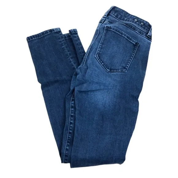 CAbi Women’s Dark Wash Skinny Jeans Size 2 Slightly Distressed Classic Pants