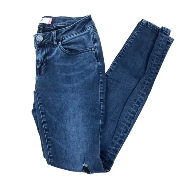 CAbi Women’s Dark Wash Skinny Jeans Size 2 Slightly Distressed Classic Pants