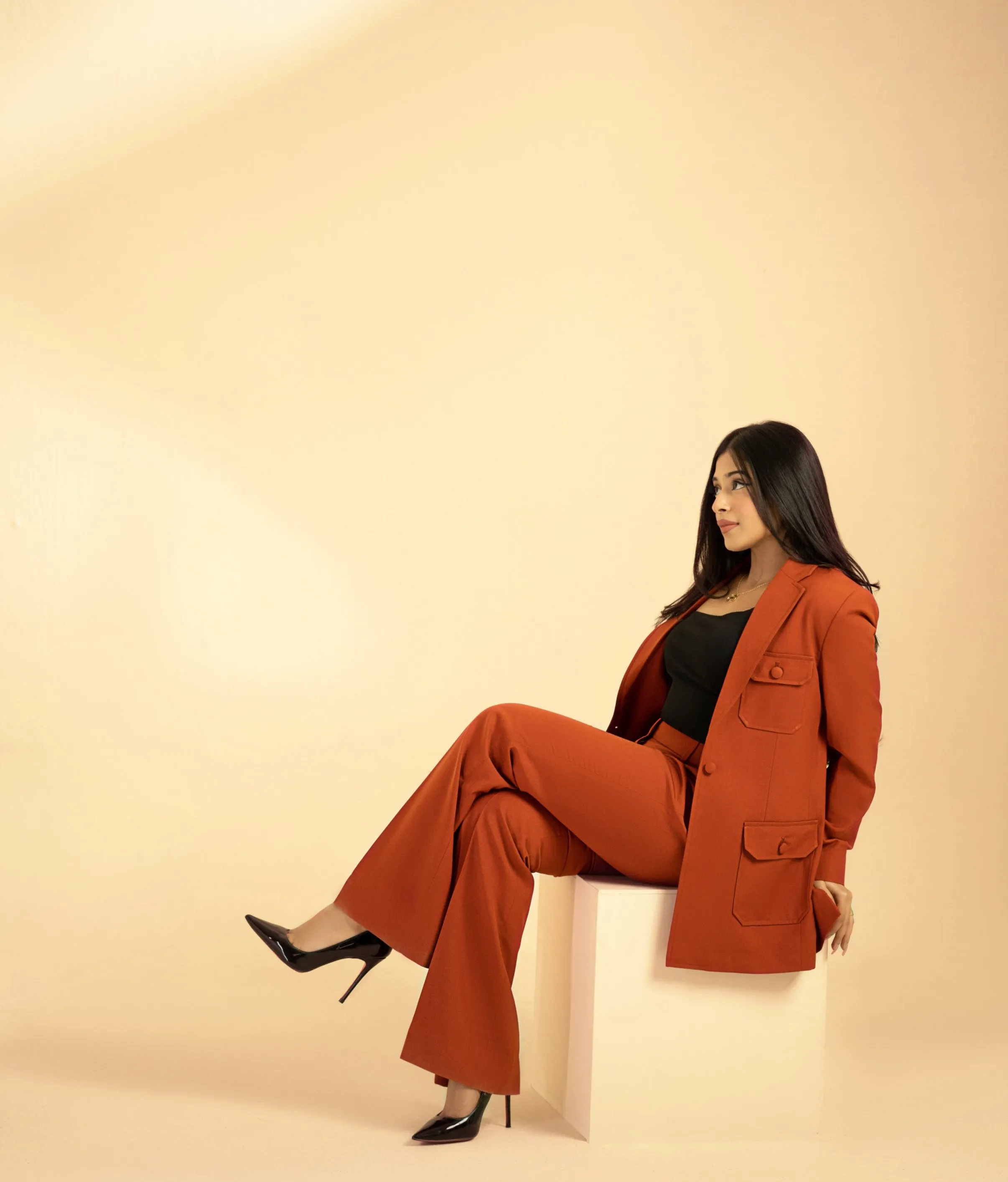 Cinnamon - Front Pocket Suit