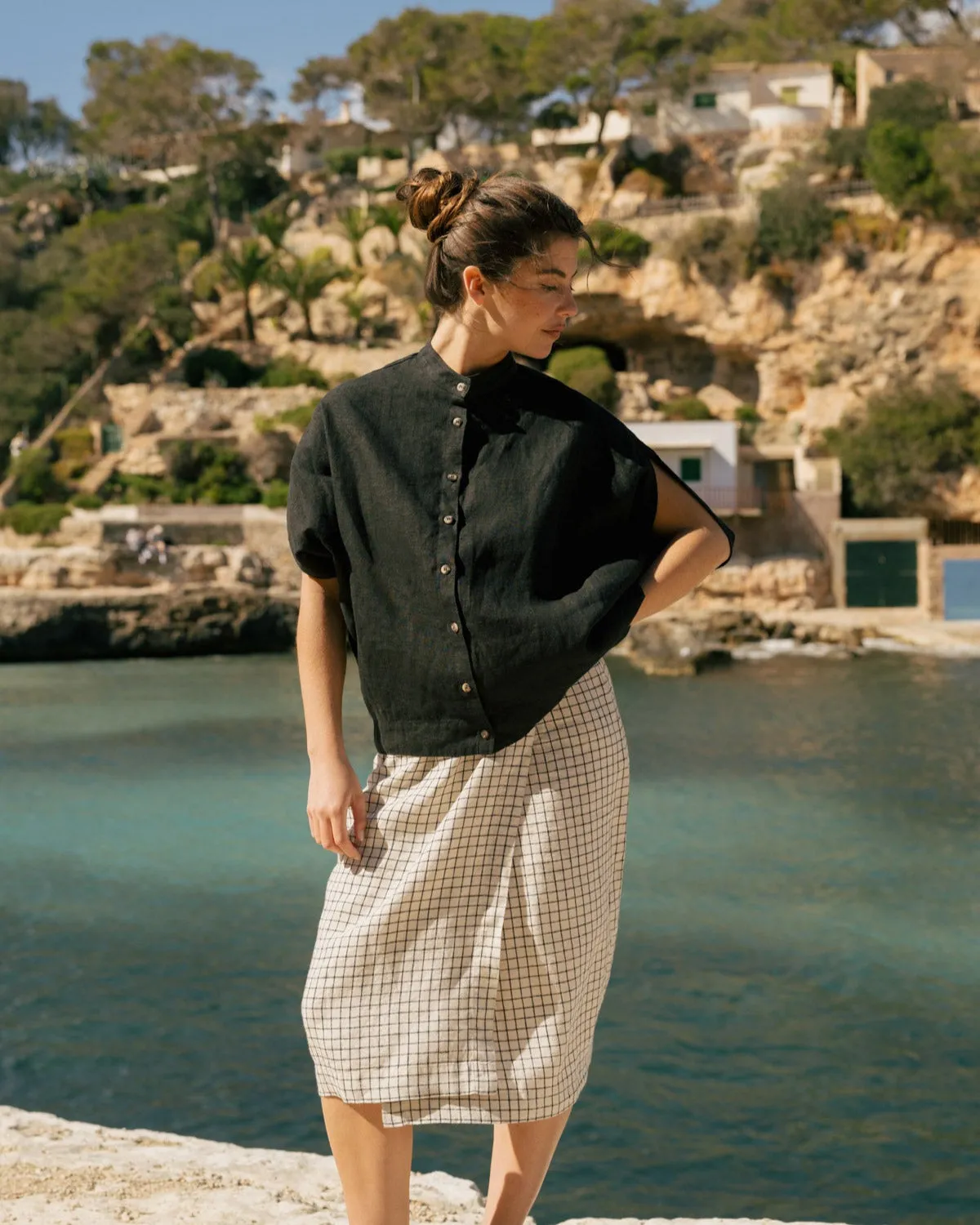 Dalia - Linen Shirt in Black