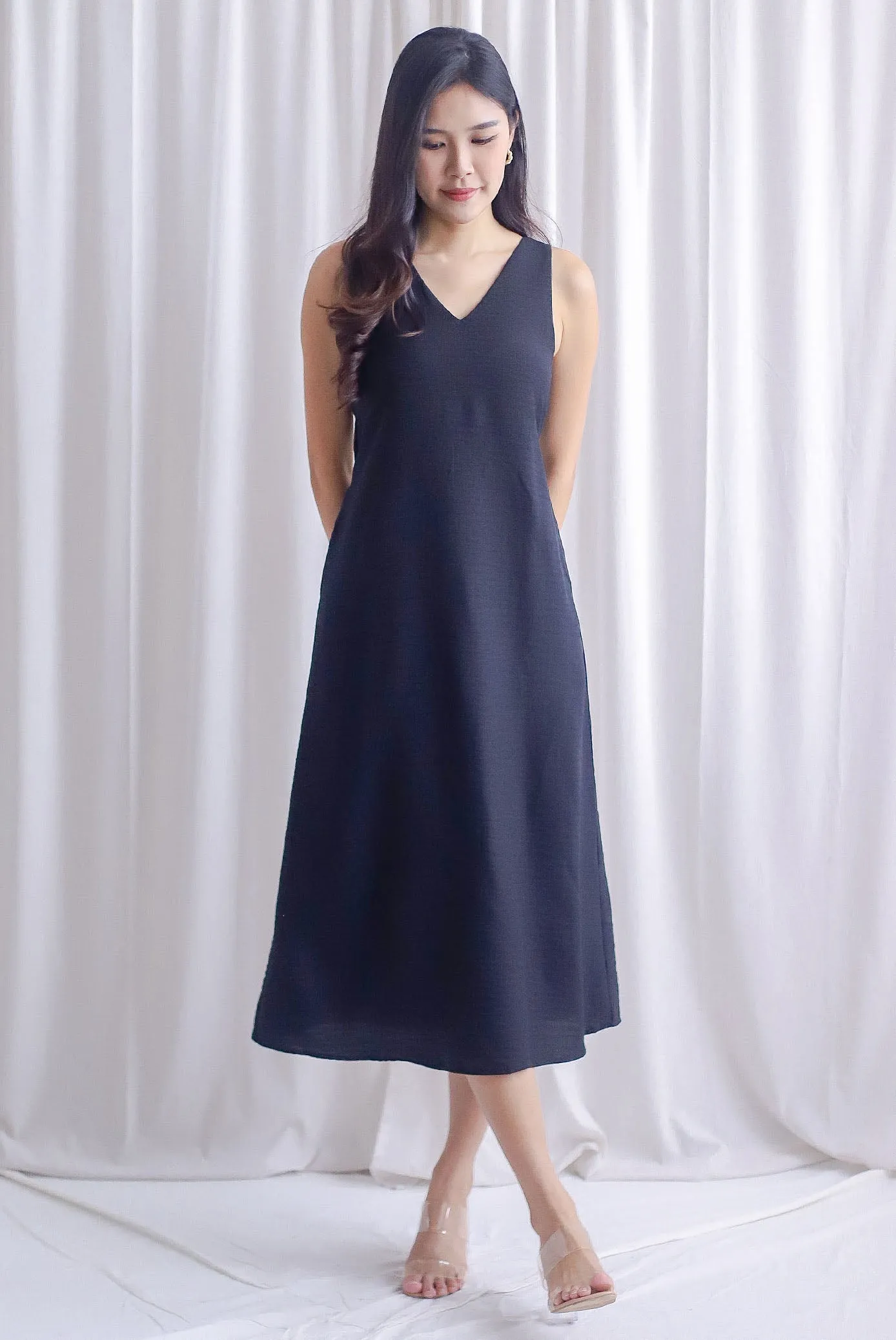 Fern Sleeveless Cut Out Back Maxi Dress In Black