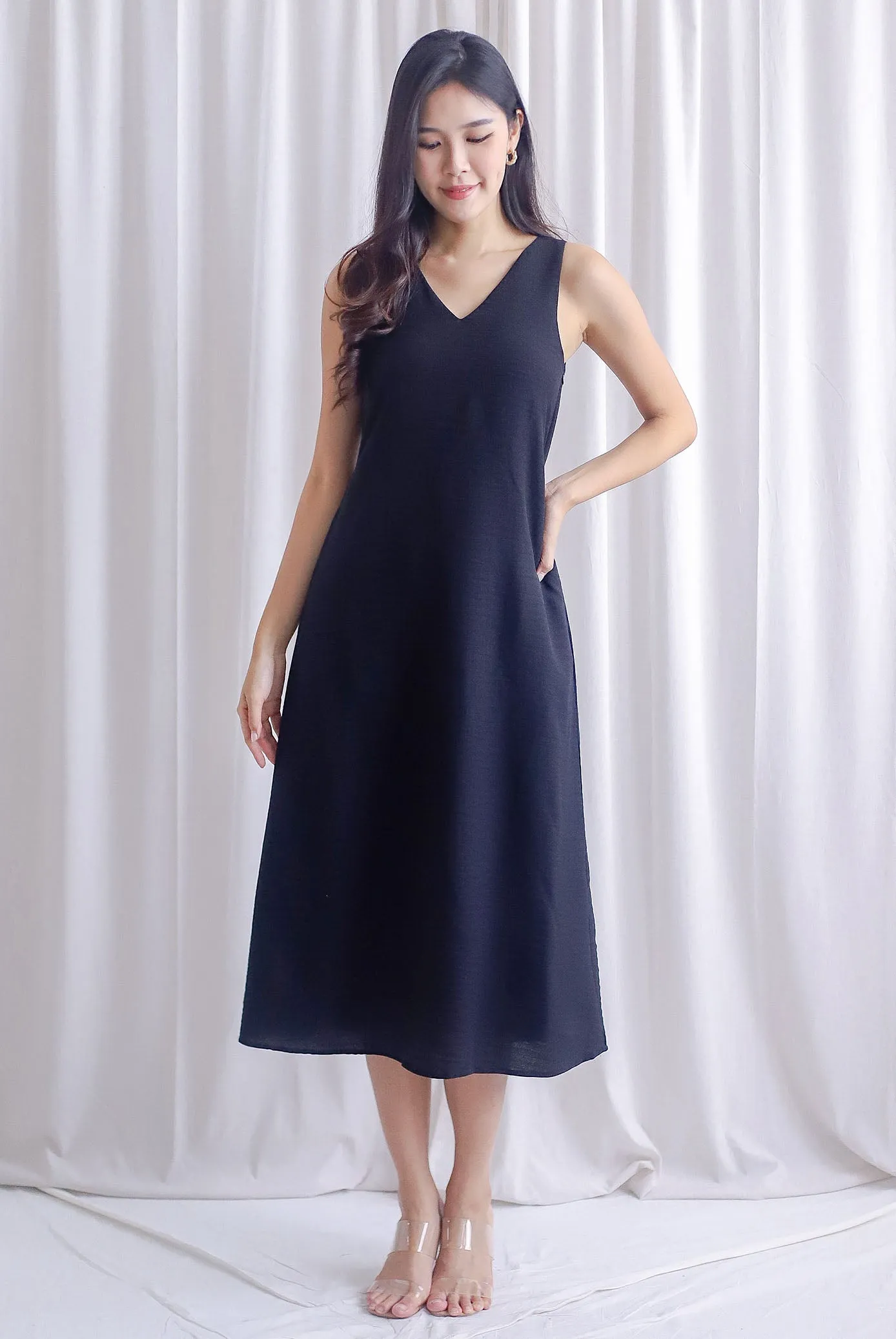 Fern Sleeveless Cut Out Back Maxi Dress In Black