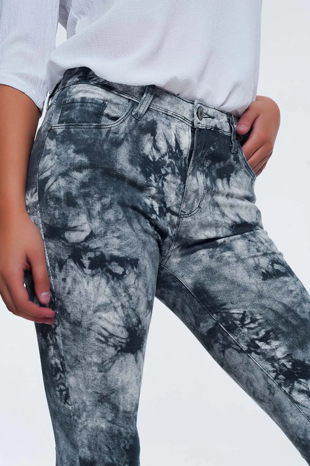 Gray tinted slim pants