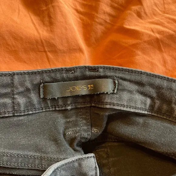 Joe’s The Icon Mid Rise Skinny Jeans Black / Charcoal sz 26