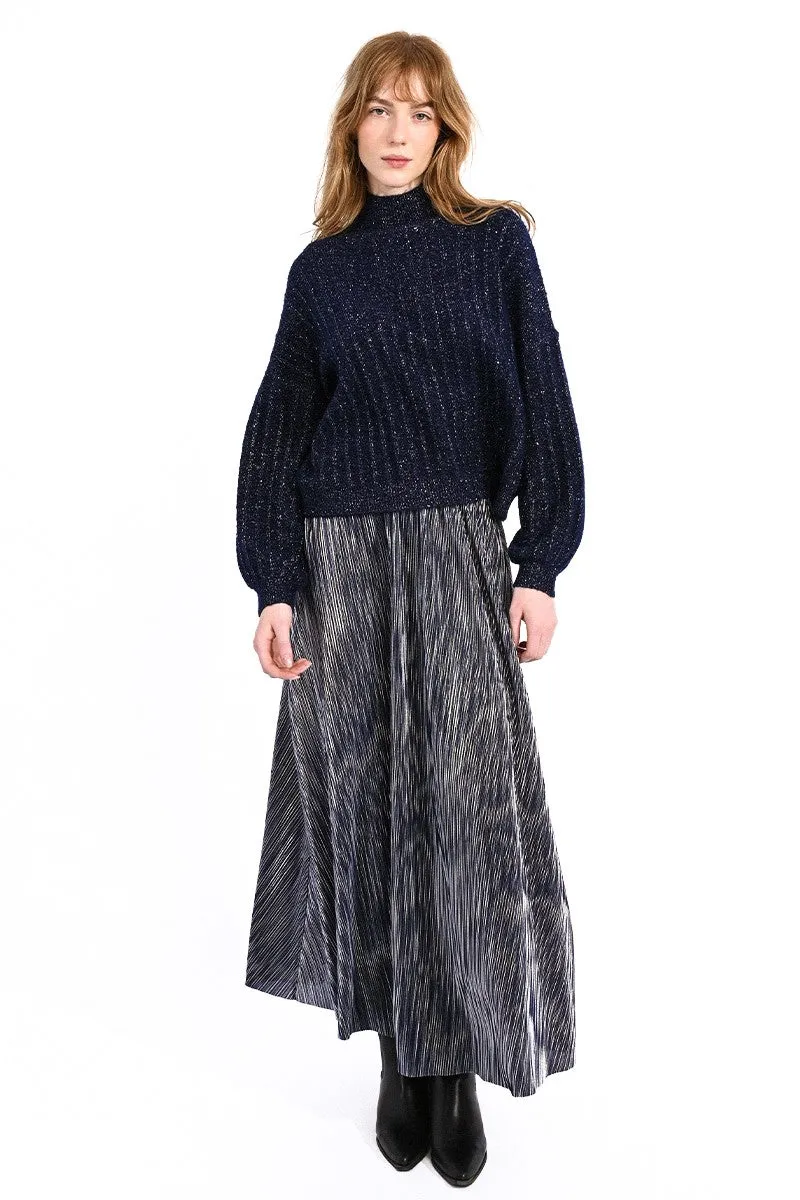 LONG PLEATED SKIRT