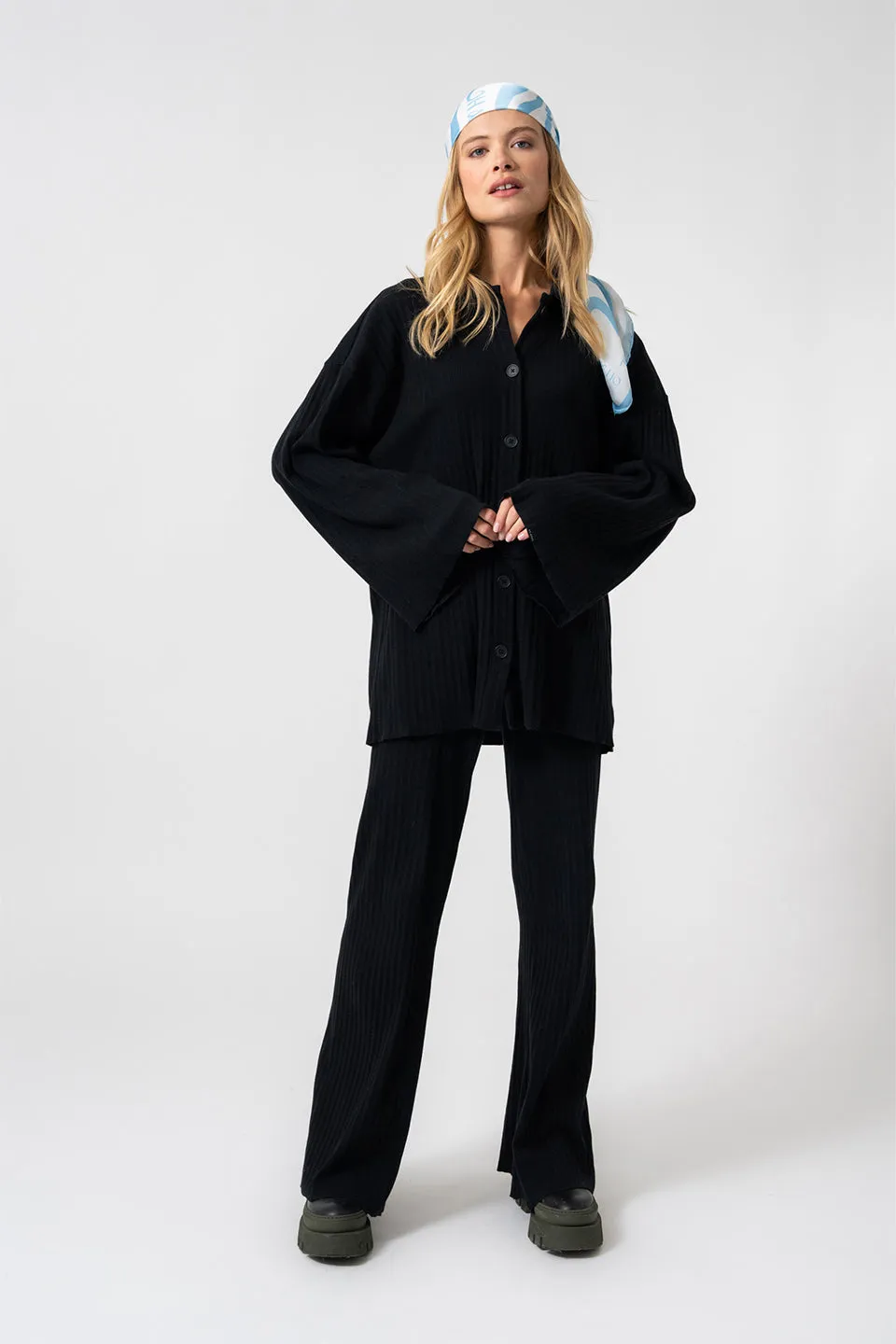 Lyle Flared Pants Black