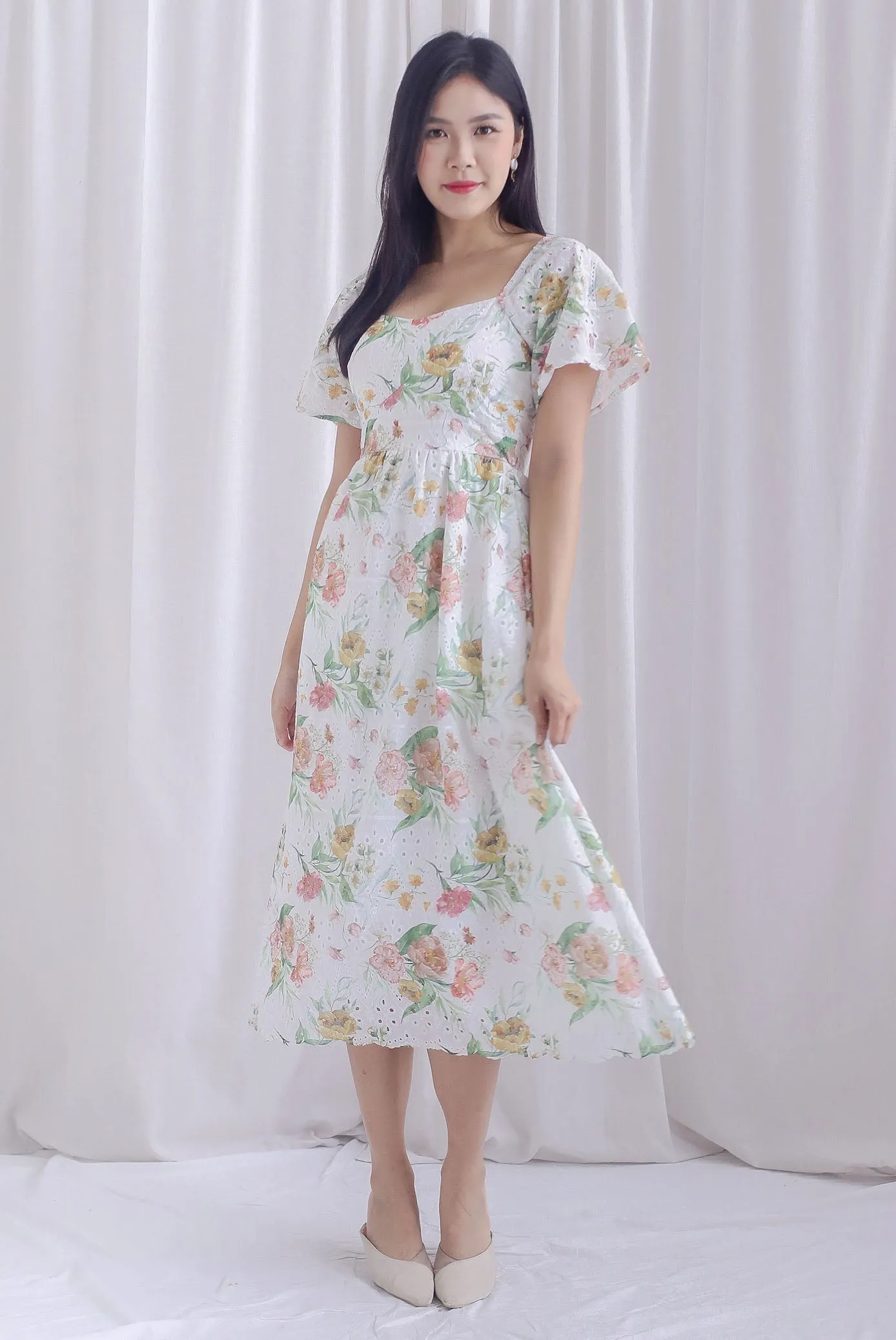 Madeleine Floral Print Eyelet Sleeved Dress In Pink