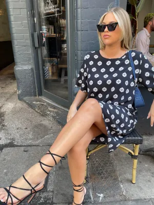 Mono-Daisy T-Shirt Mini-Dress