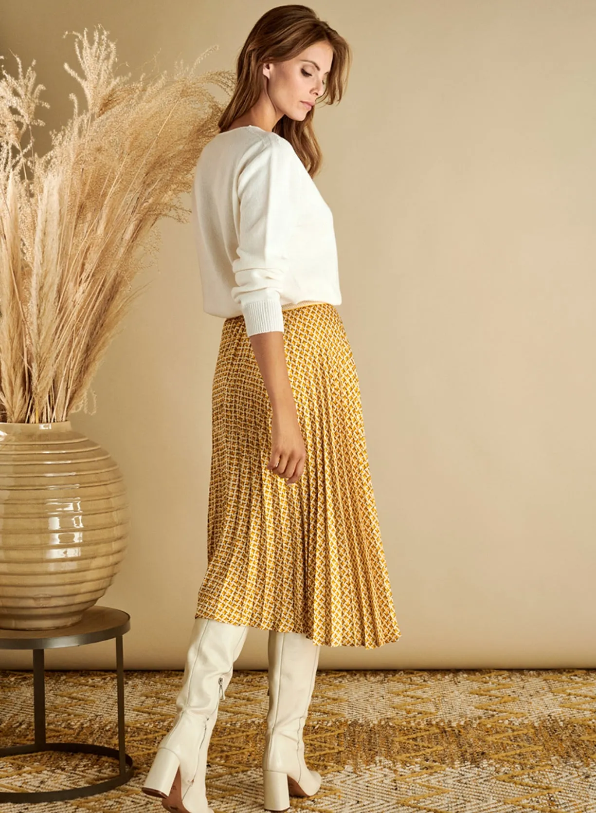 Pleated Skirt in Shiny Fabric in Mustard Print