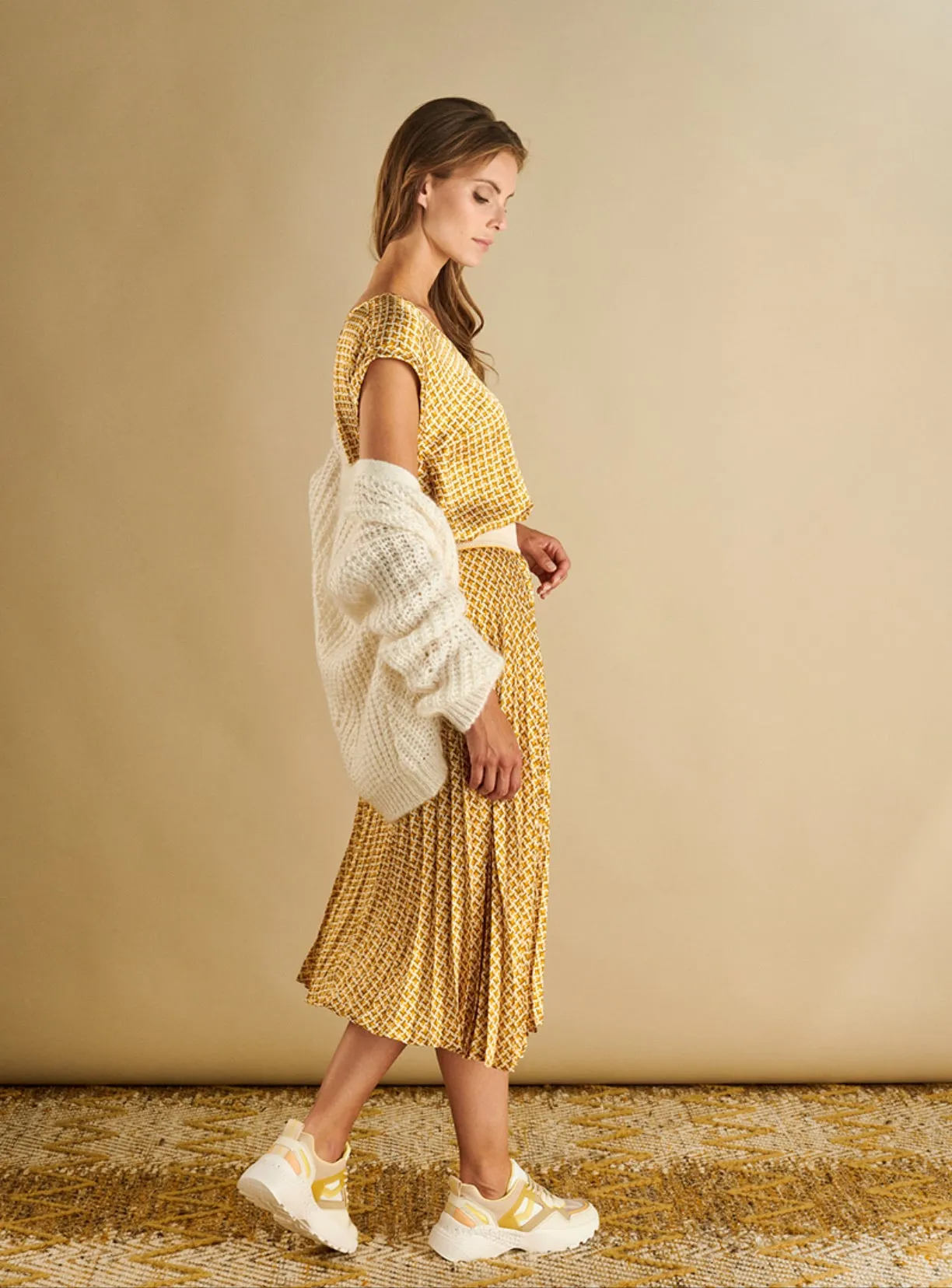 Pleated Skirt in Shiny Fabric in Mustard Print