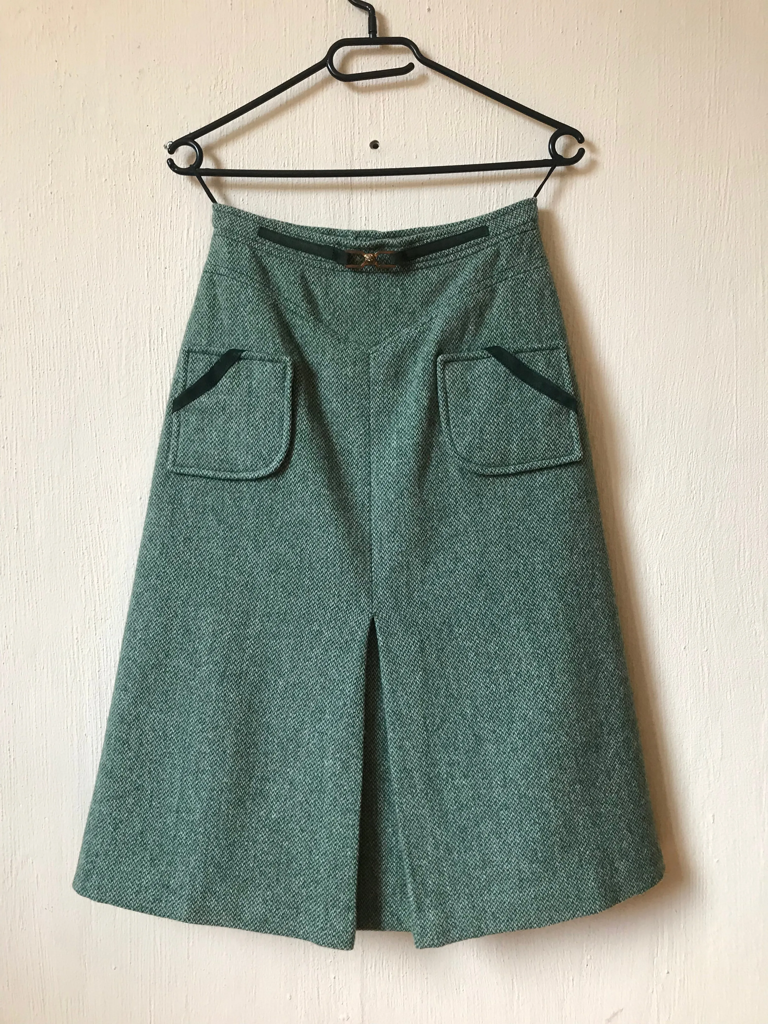 Pleated wool skirt