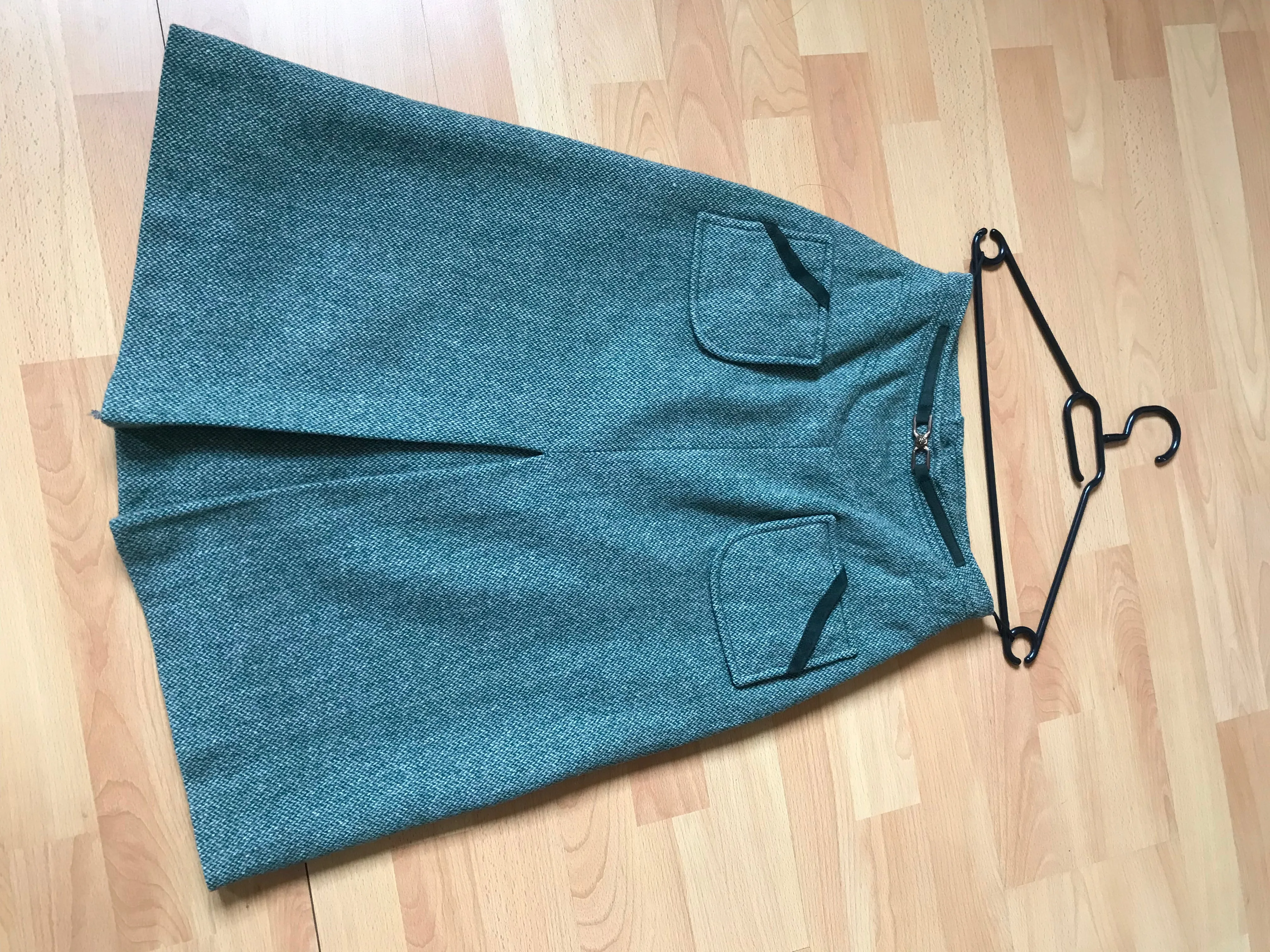Pleated wool skirt