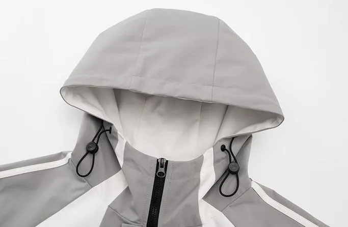Relaxed-fit Color-blocked Raincoat for Outdoor Adventures