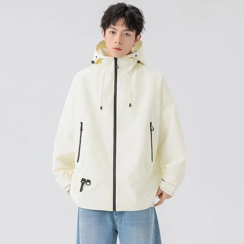 Relaxed-Fit Men's Rain Coat with Easy-to-Clean Fabric and Cargo Pocket