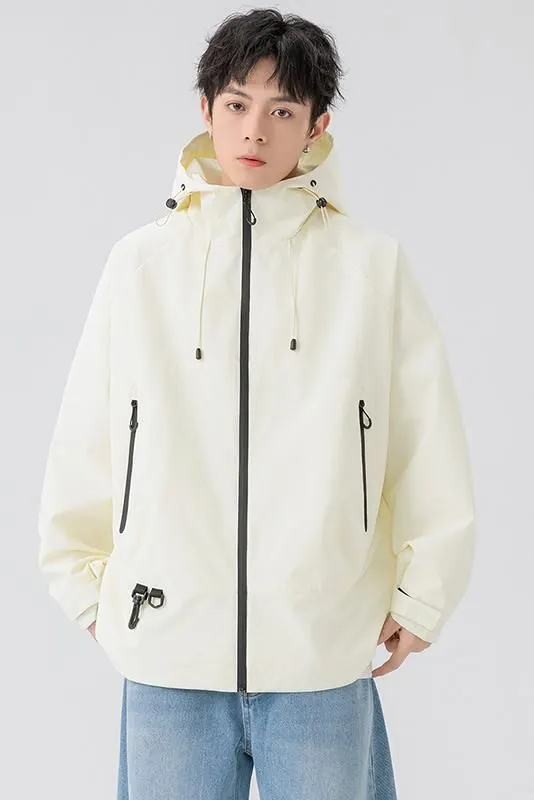 Relaxed-Fit Men's Rain Coat with Easy-to-Clean Fabric and Cargo Pocket