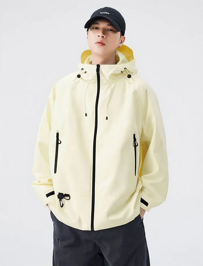 Relaxed-Fit Men's Rain Coat with Easy-to-Clean Fabric and Cargo Pocket
