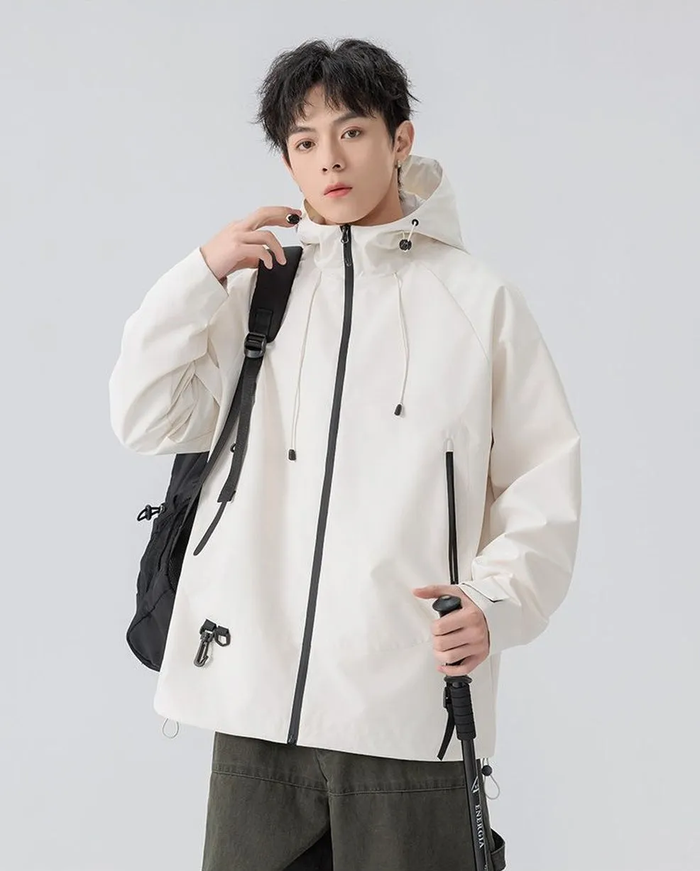 Relaxed-Fit Men's Rain Coat with Easy-to-Clean Fabric and Cargo Pocket
