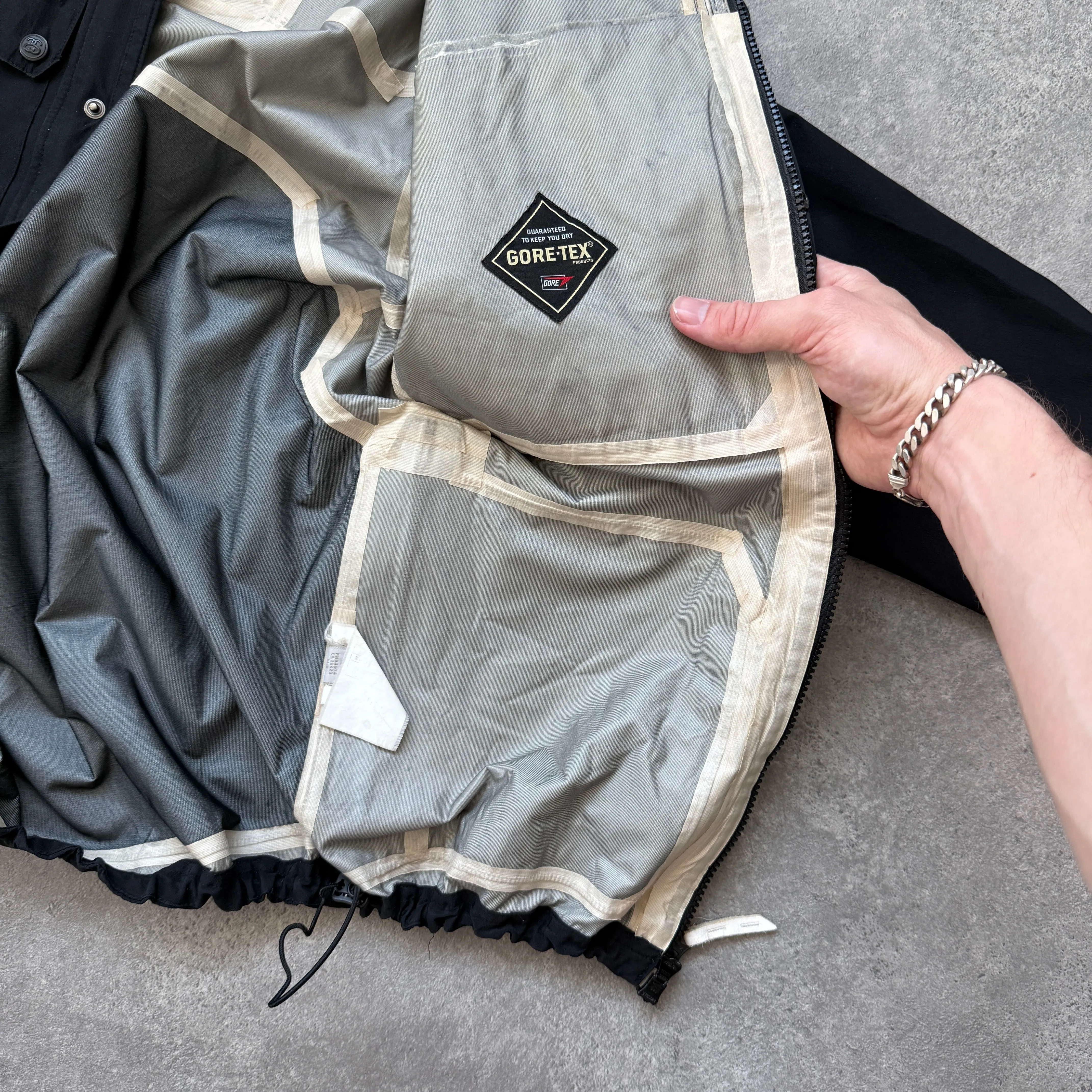 Stussy x 13DW 2010 Gore-tex technical shell jacket (L)