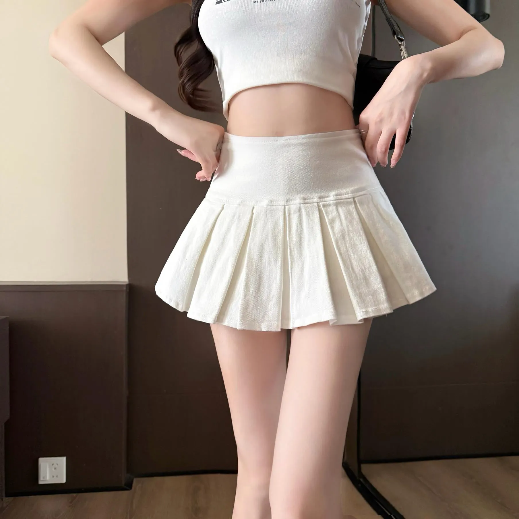 Stylish A-Line Solid Color Pleated Skirt - Perfect Mini Length