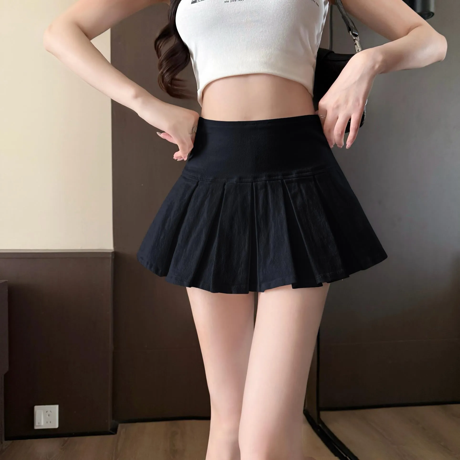 Stylish A-Line Solid Color Pleated Skirt - Perfect Mini Length