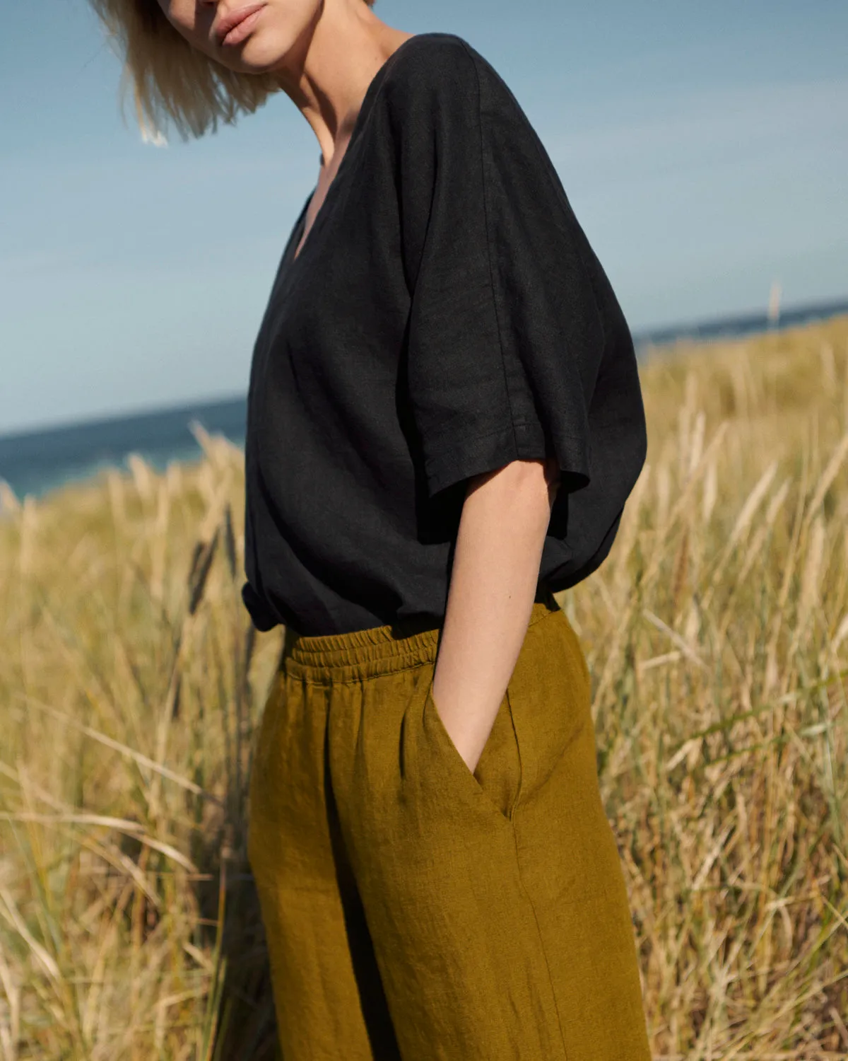 Tessa - Linen Top in Black