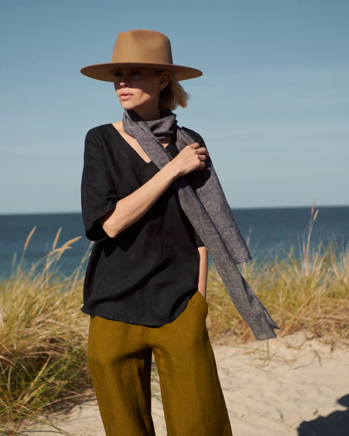 Tessa - Linen Top in Black