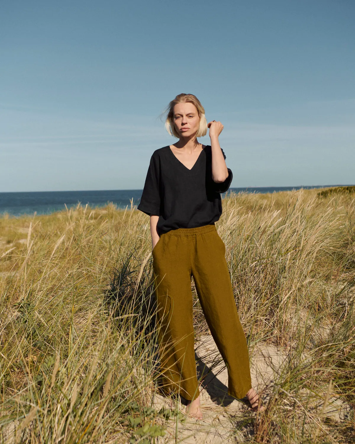 Tessa - Linen Top in Black