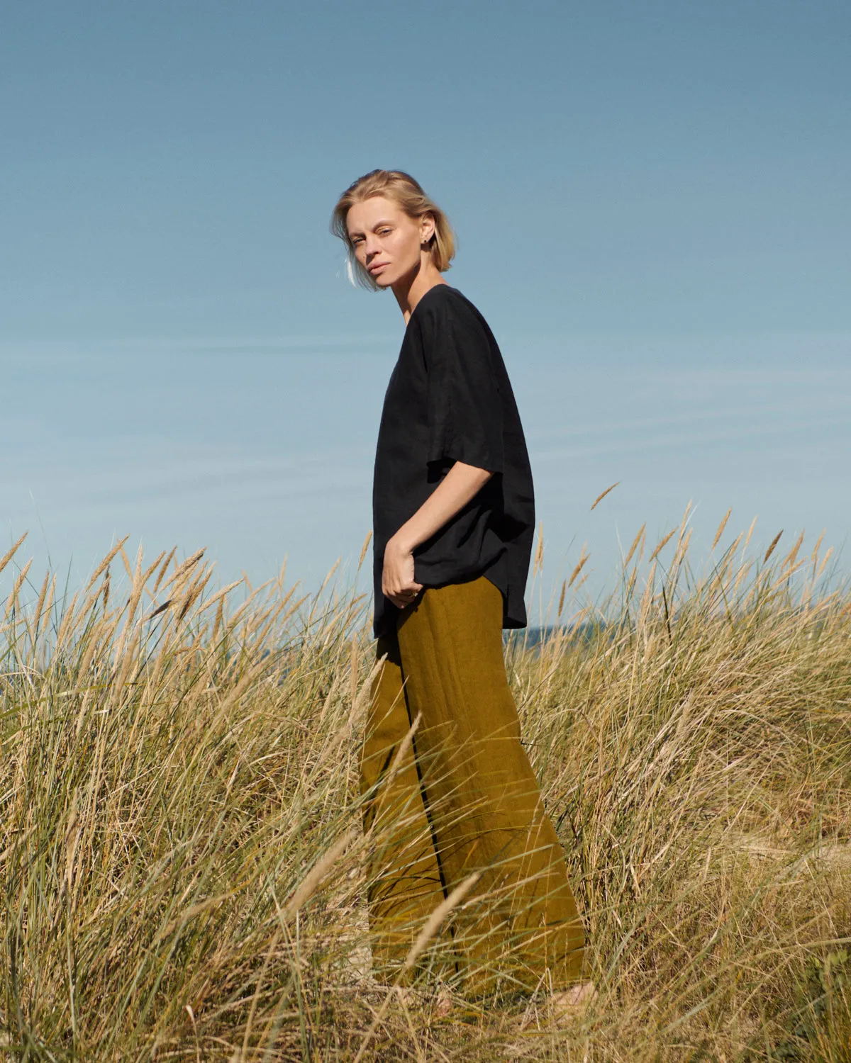 Tessa - Linen Top in Black