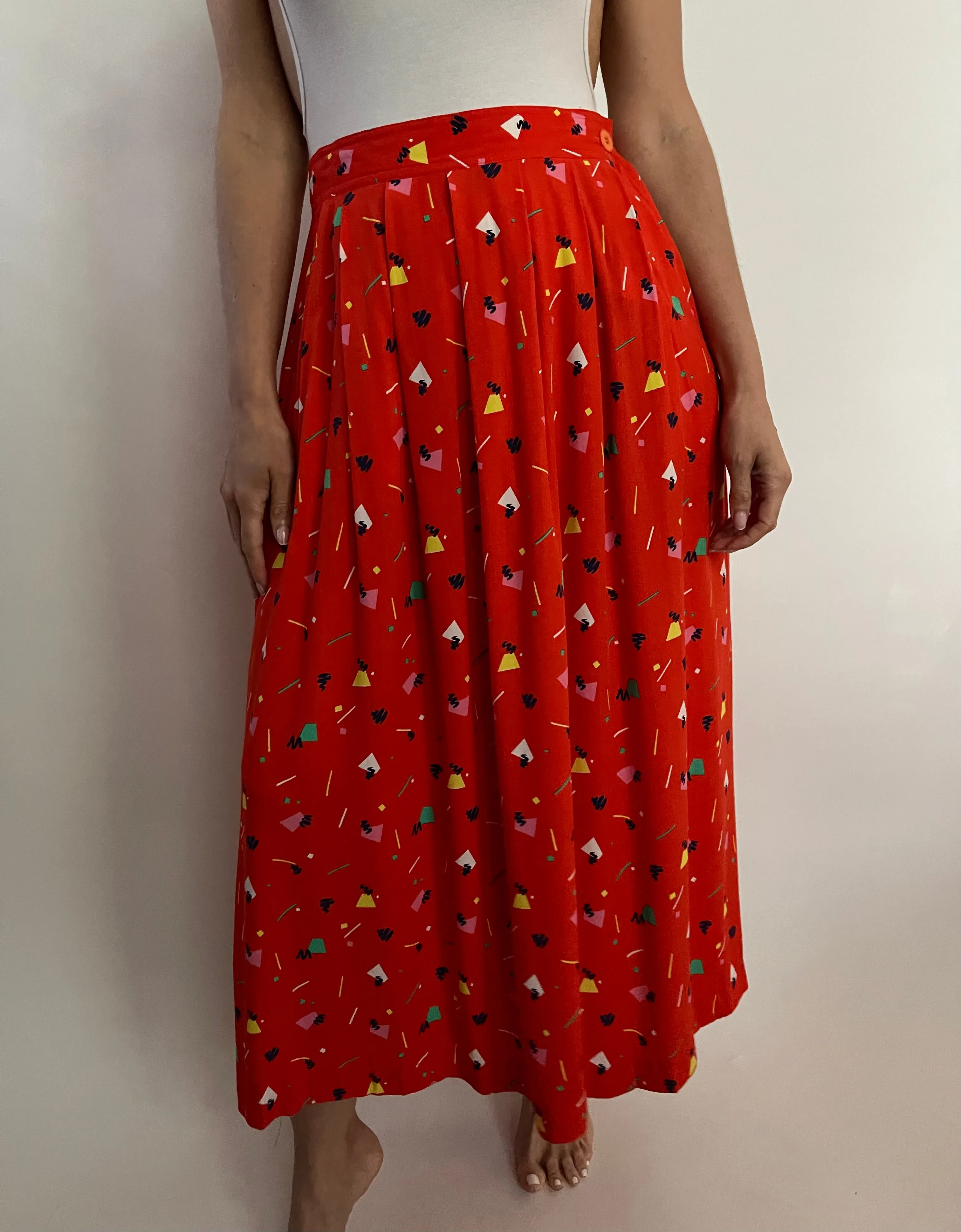 VINTAGE RED RETRO PLEATED SKIRT - SIZE M