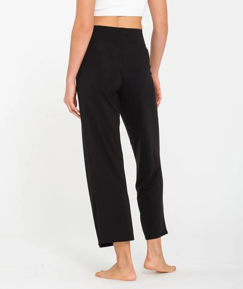 Women's flared cut yoga pants