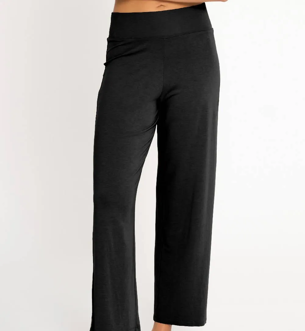 Women's flared cut yoga pants