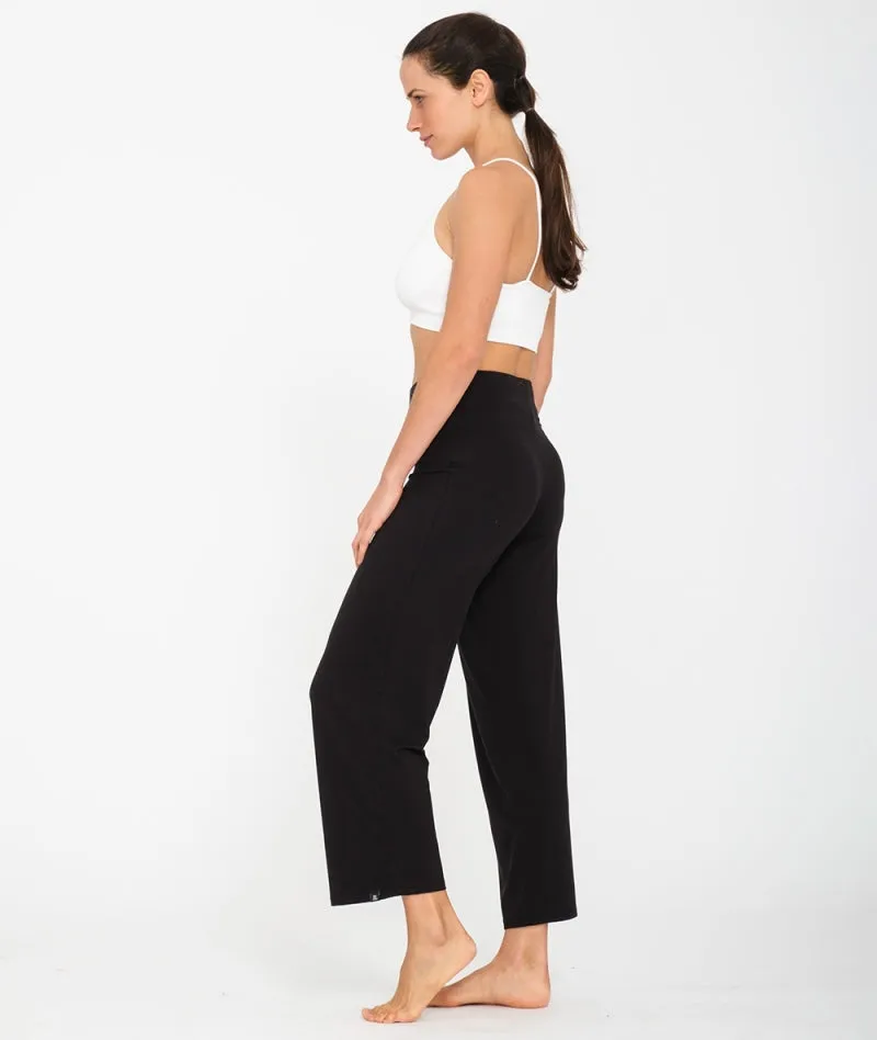 Women's flared cut yoga pants