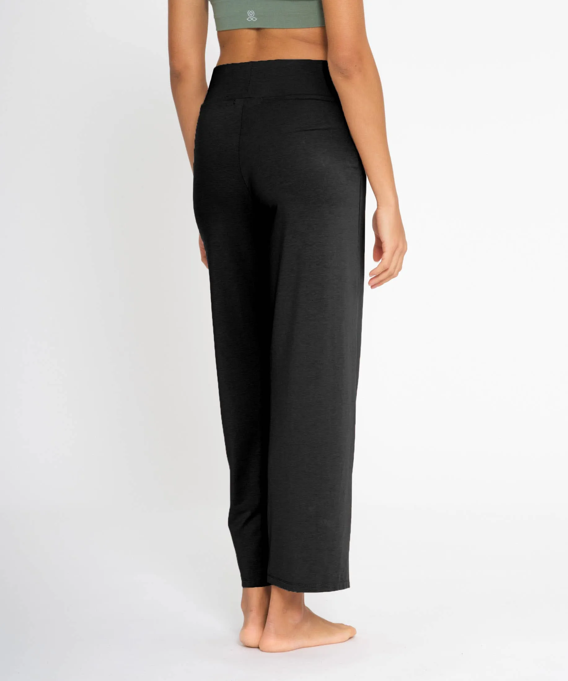 Women's flared cut yoga pants