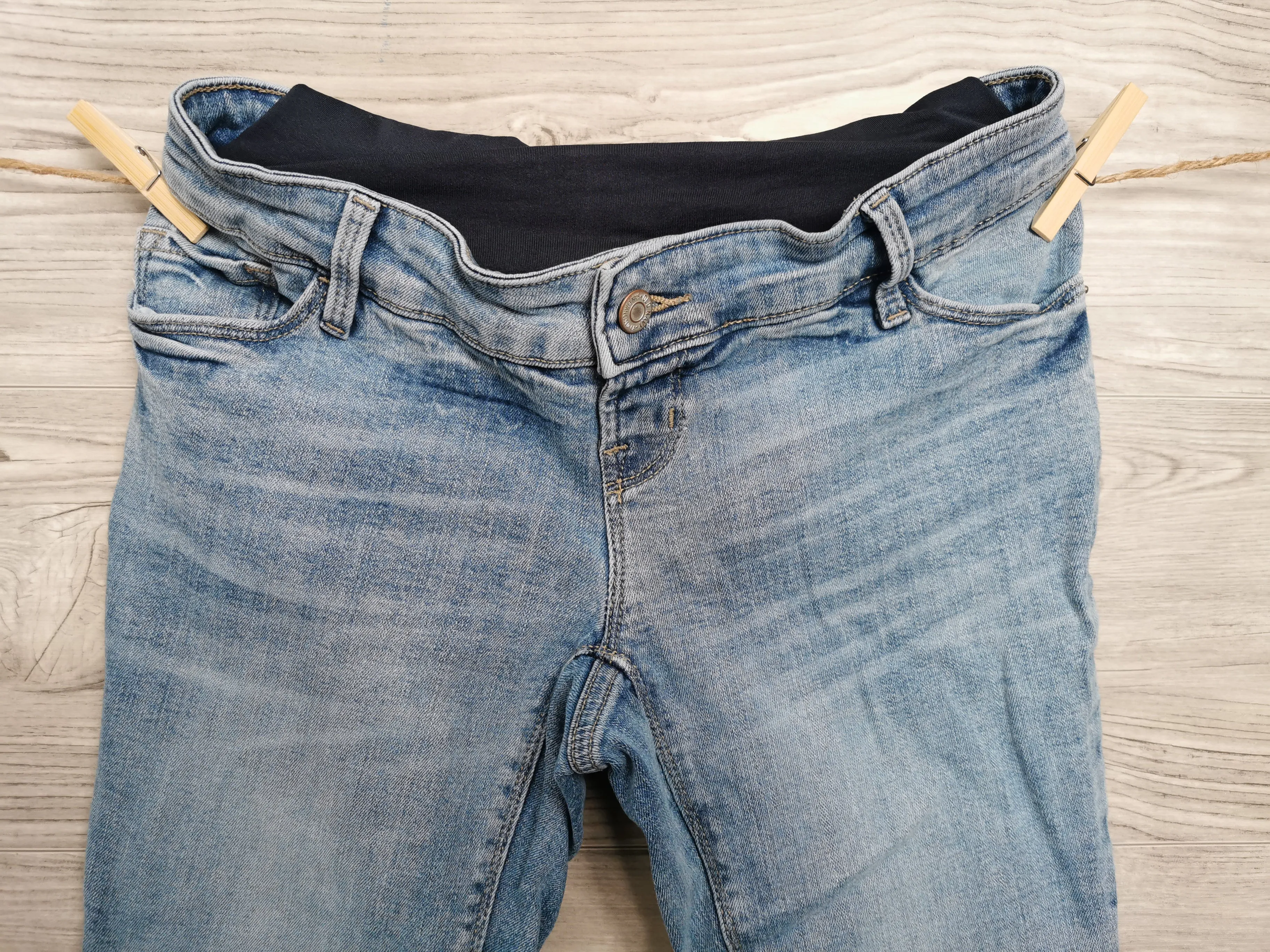 WOMENS SIZE 2 SHORT - OLD NAVY MATERNITY, 'Rockstar Super Skinny Jeans' Full Belly Panel EUC B5
