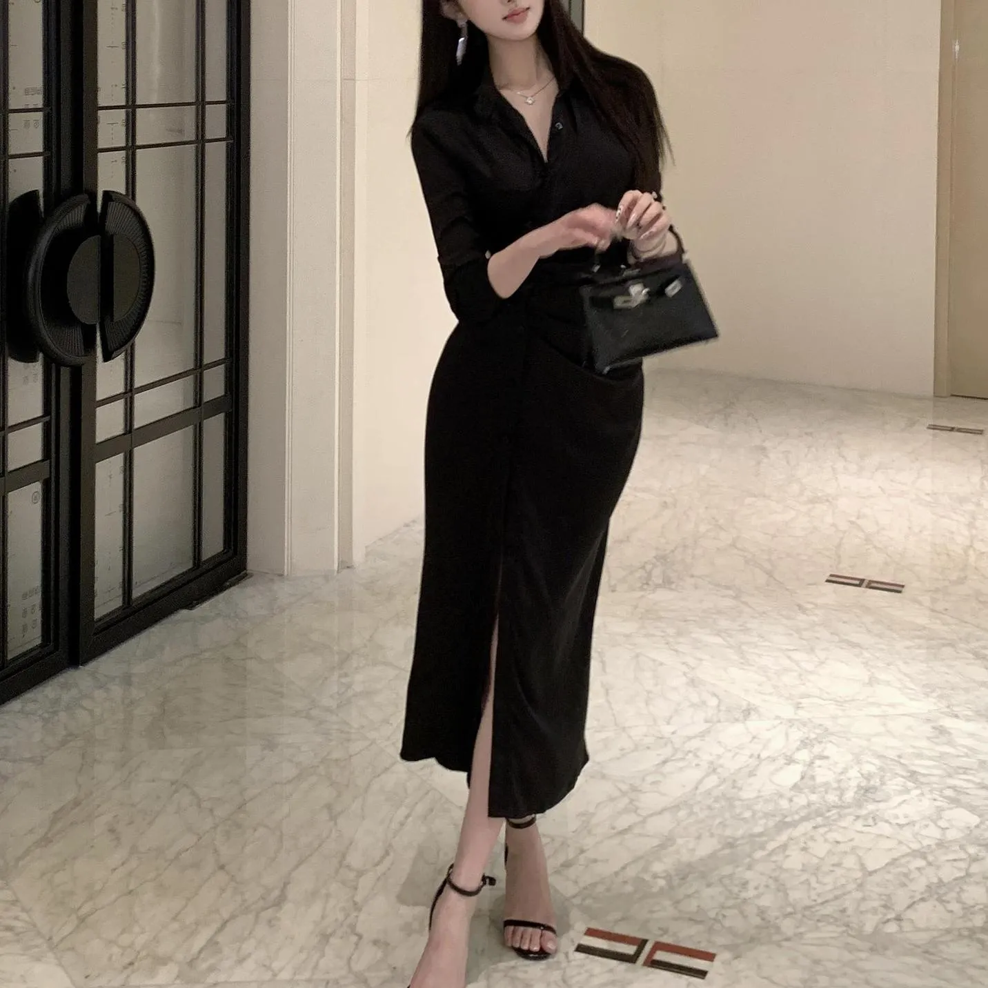 Women's Slinky French Style Shirt Shirtwaist Dress with Spread Neckline and Waist Adjustment