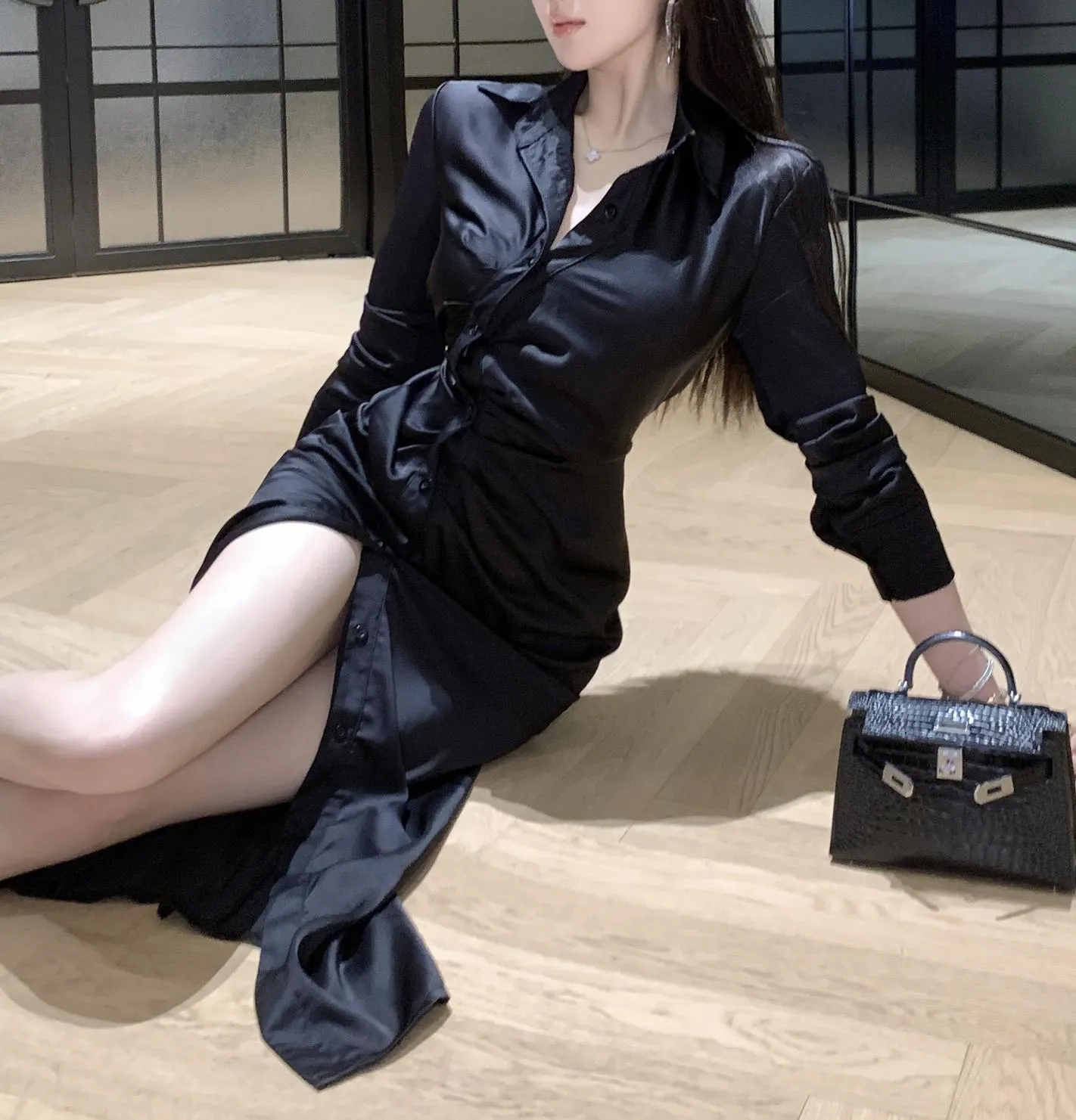 Women's Slinky French Style Shirt Shirtwaist Dress with Spread Neckline and Waist Adjustment